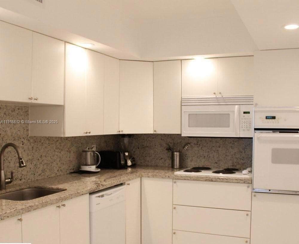 4001 S Ocean Dr 2H photo 5