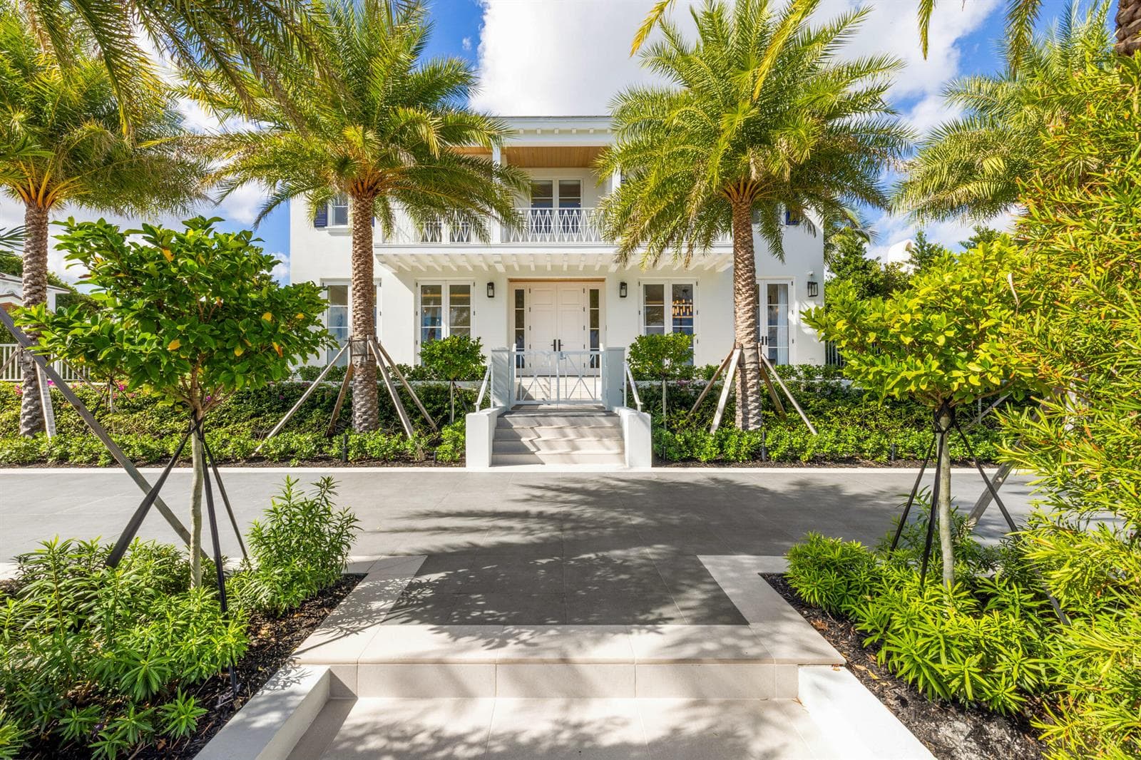 2415 S Flagler Drive photo 1