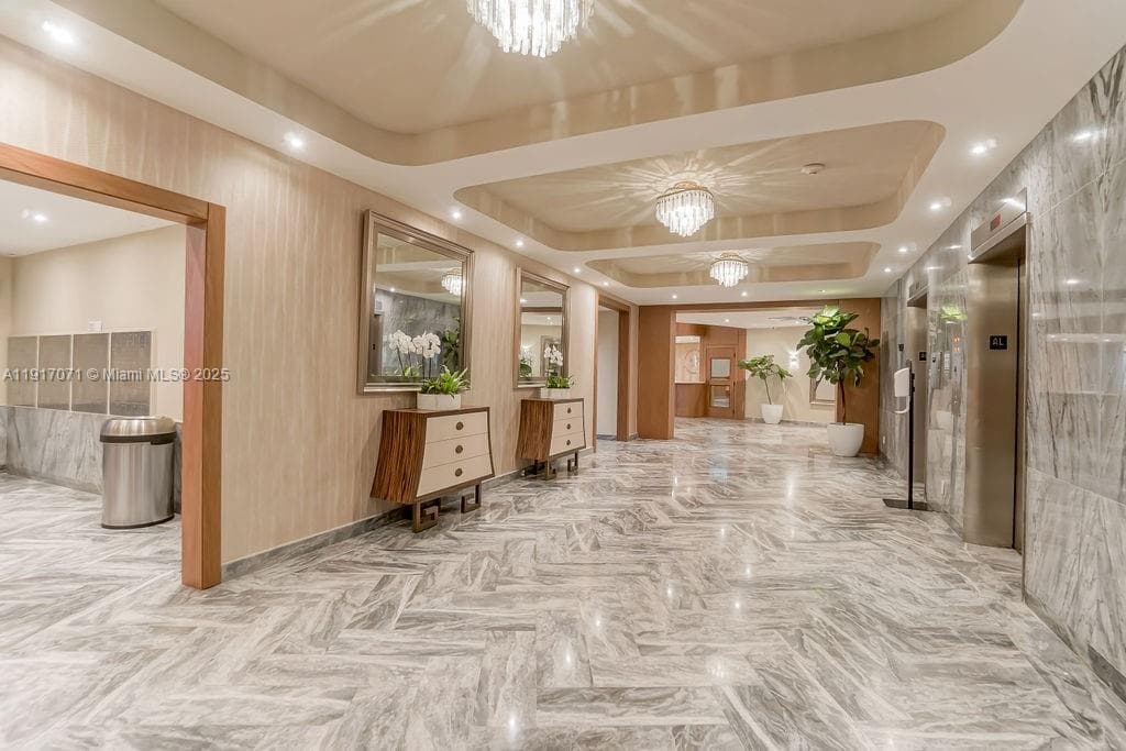 5401 Collins Ave 931 photo 10