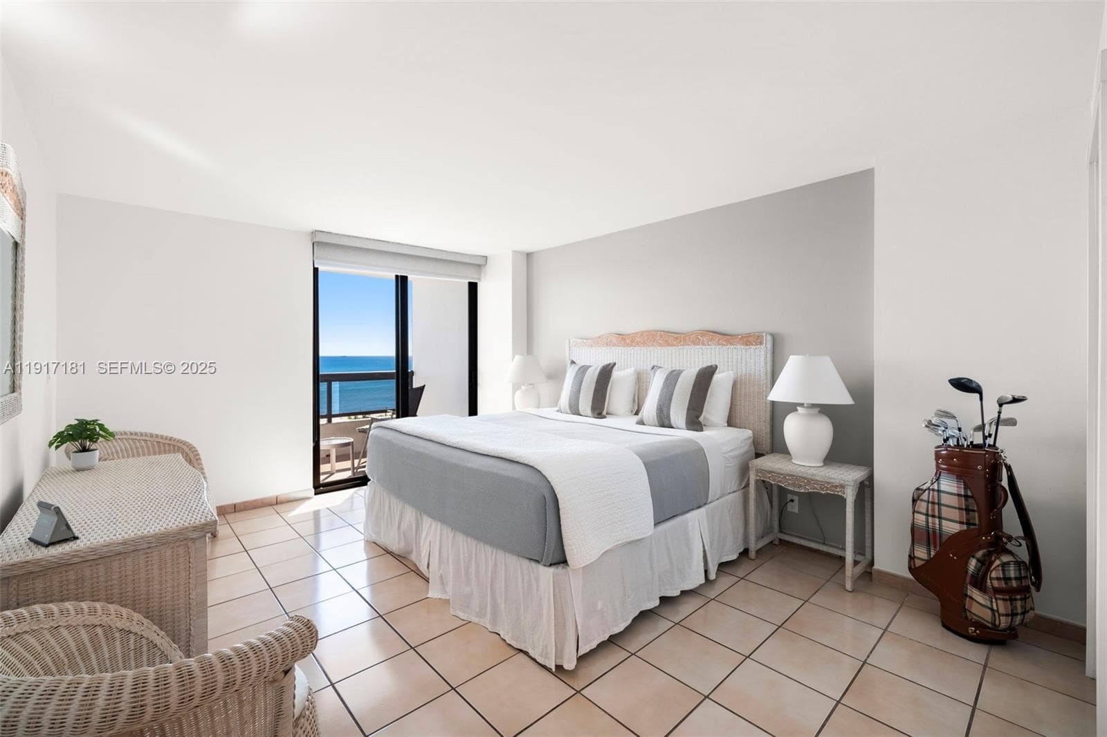 2555 Collins Ave 805 photo 13