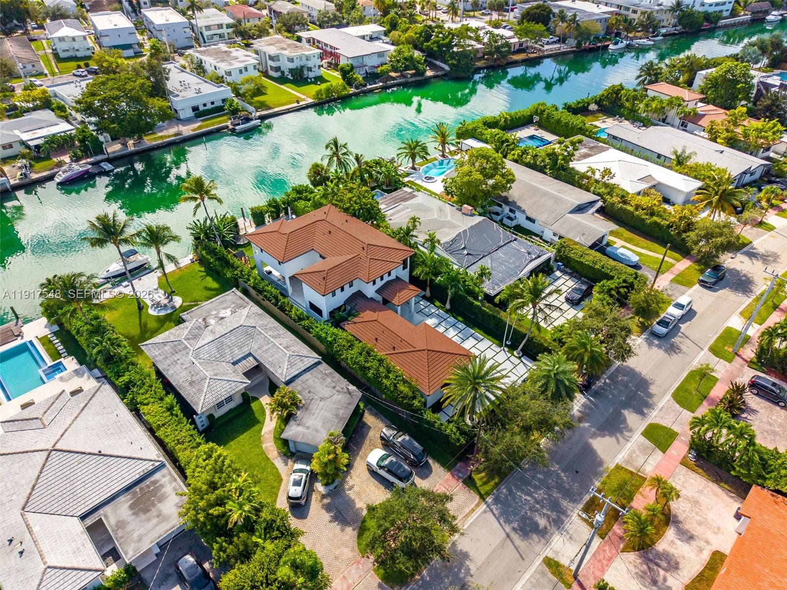 710 Shore Dr 4