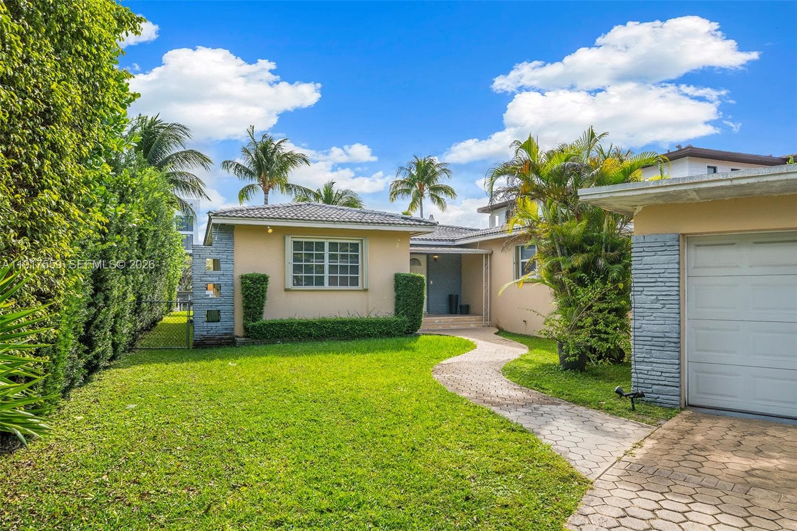700 Shore Dr 2