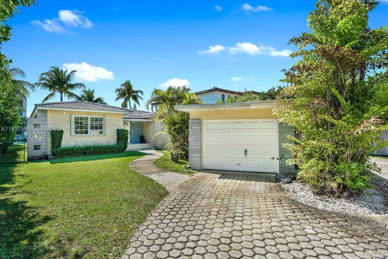 700 Shore Dr photo 7