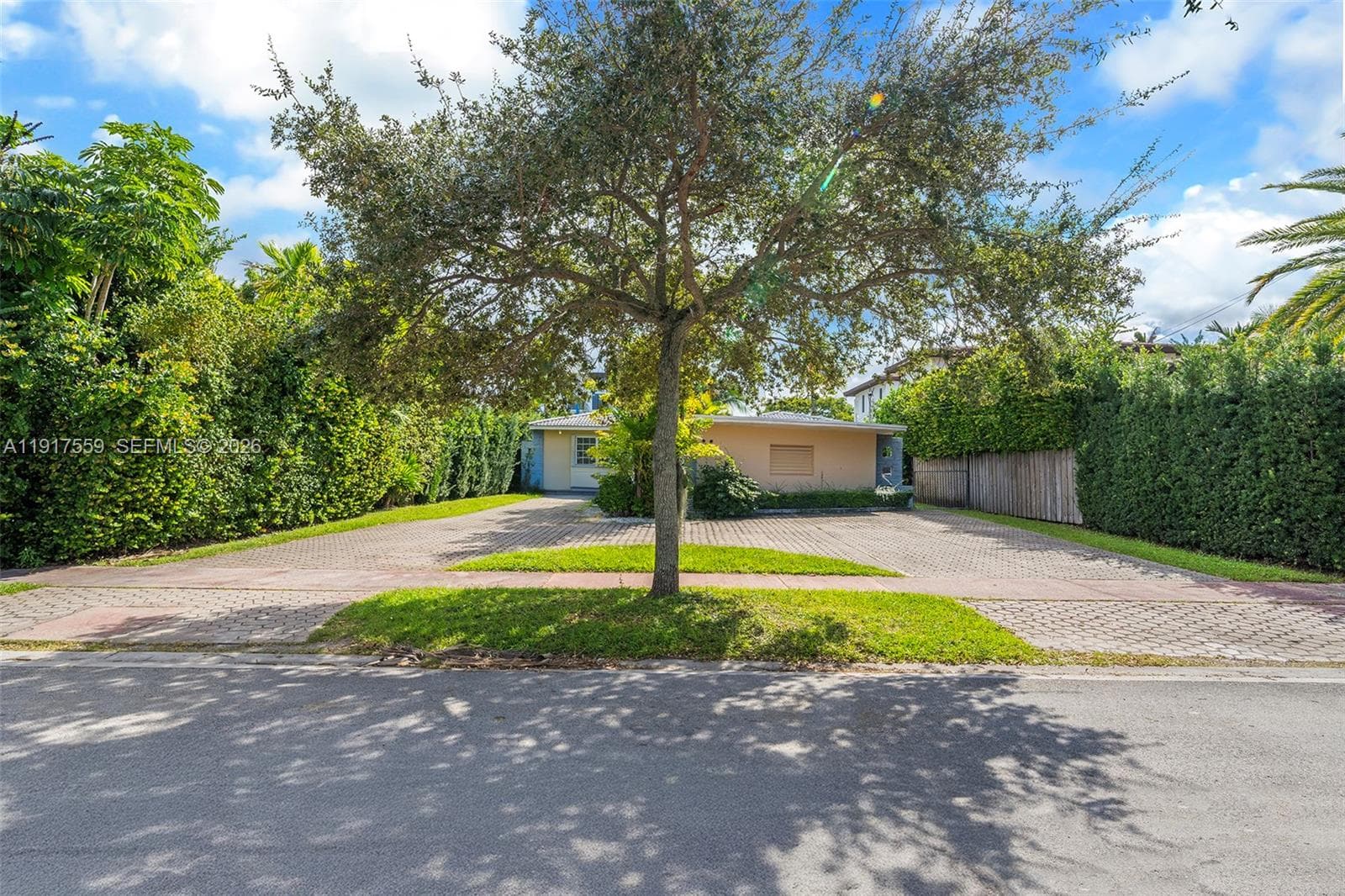 700 Shore Dr 3
