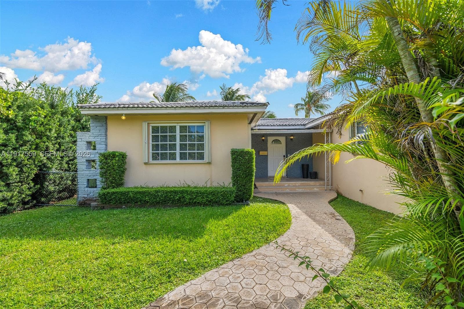 700 Shore Dr 5