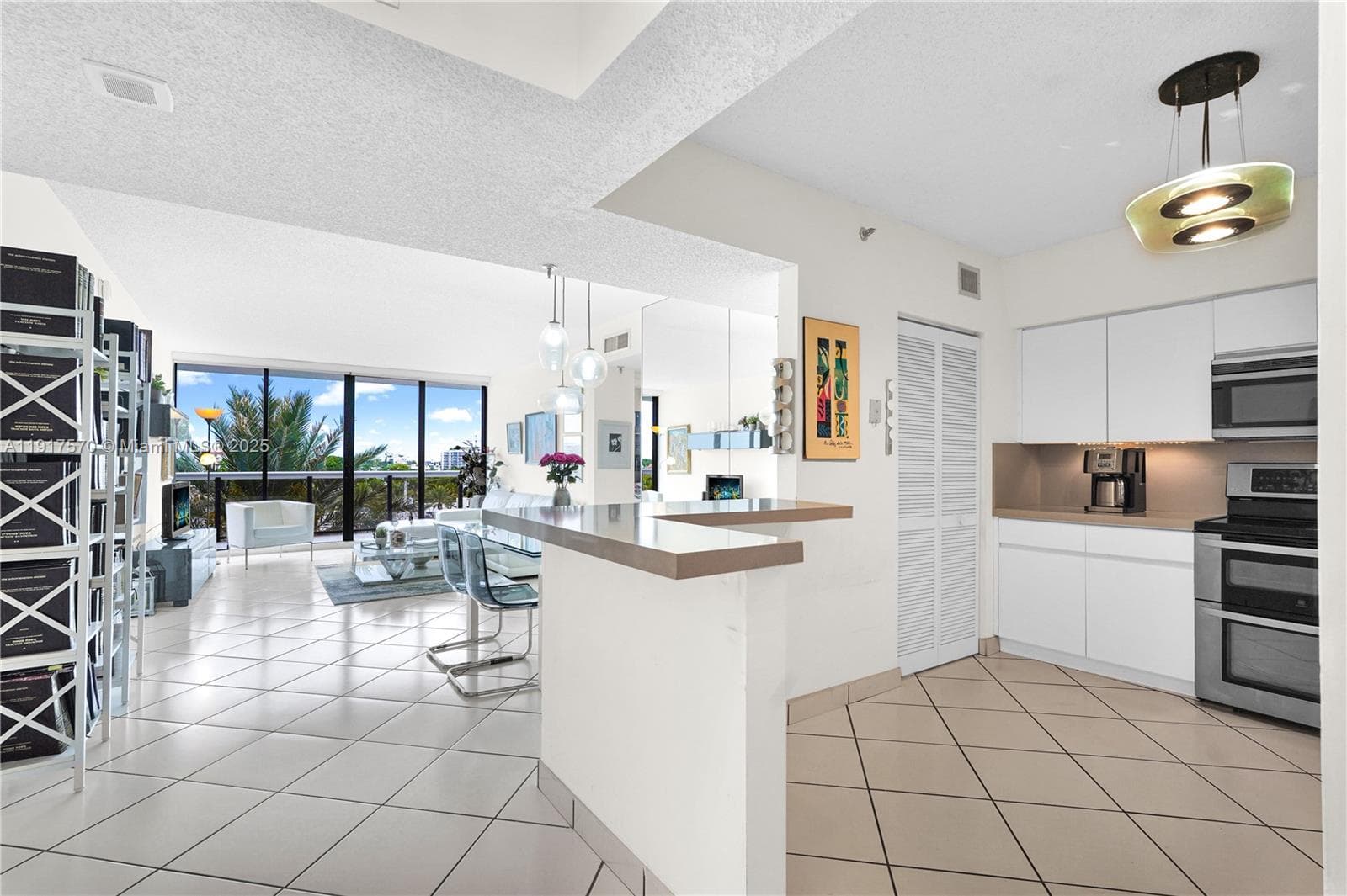 9455 Collins Ave 603 photo 4