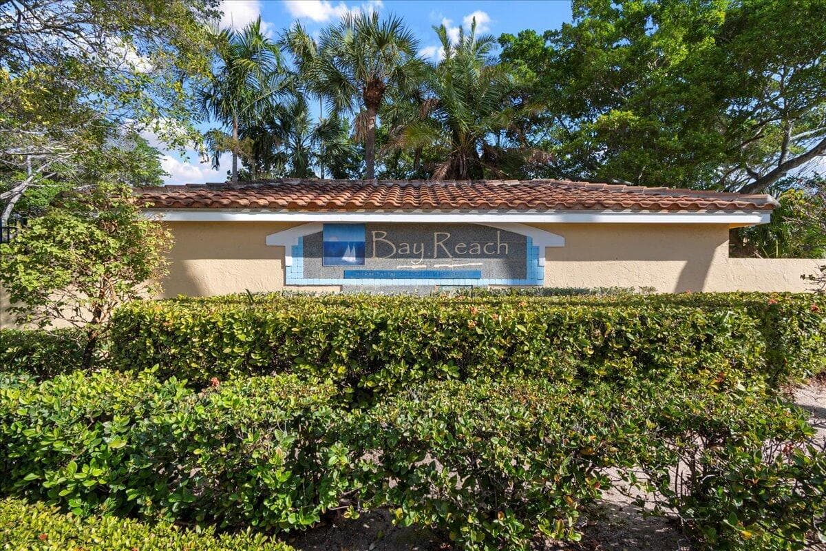 1015 Lake Shore Drive #105 5