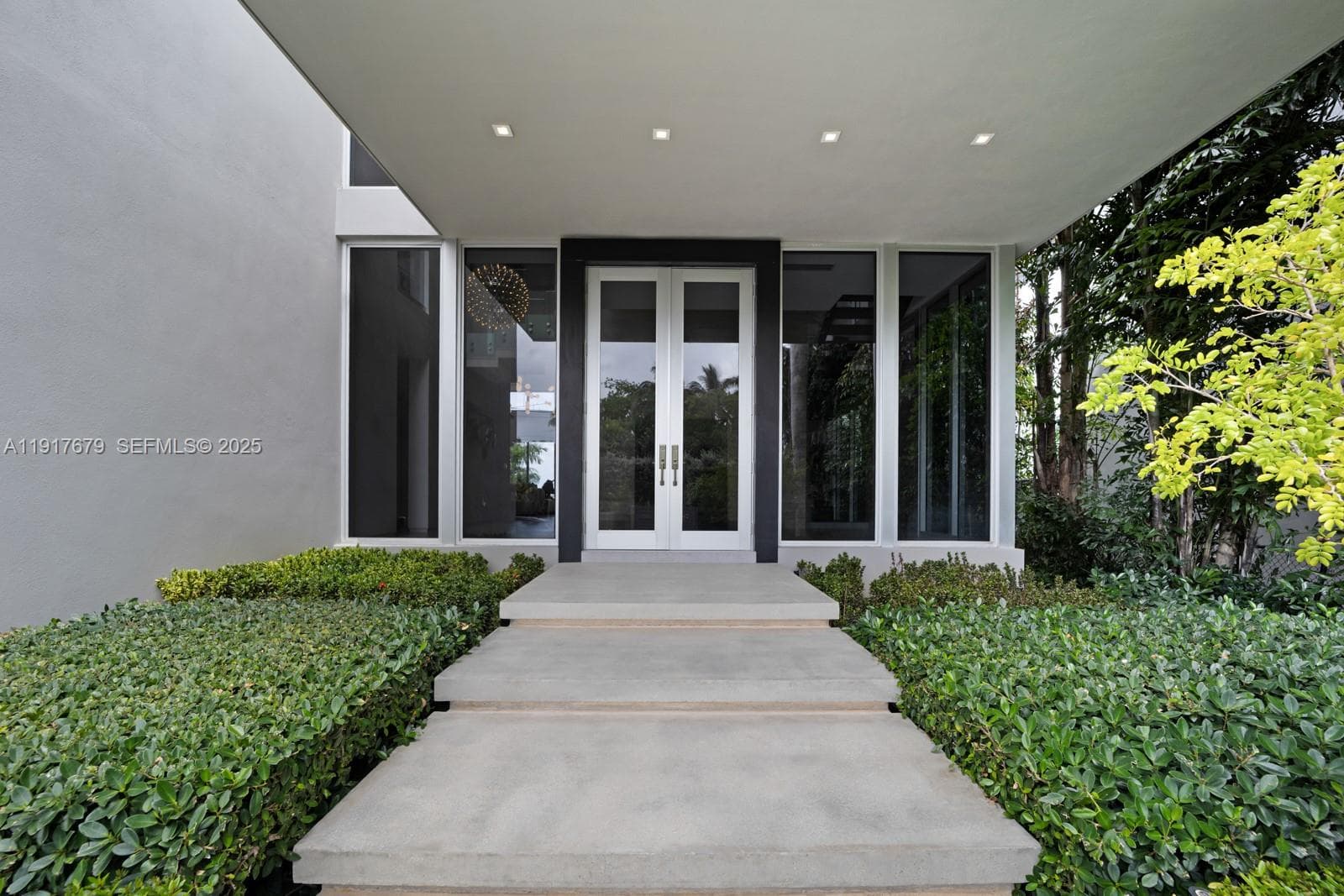 1379 Venetian Way photo 10