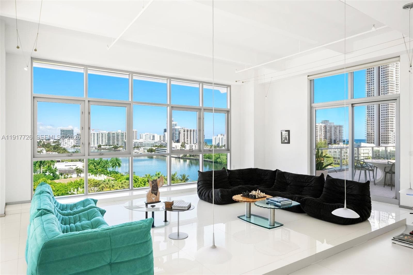 201 Aqua Ave 5
