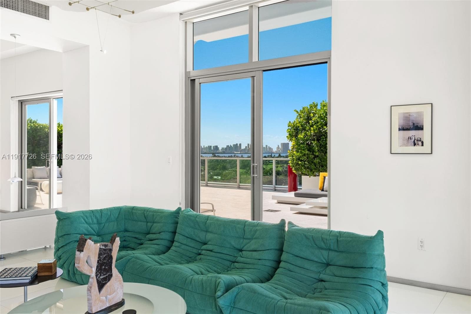 201 Aqua Ave 4