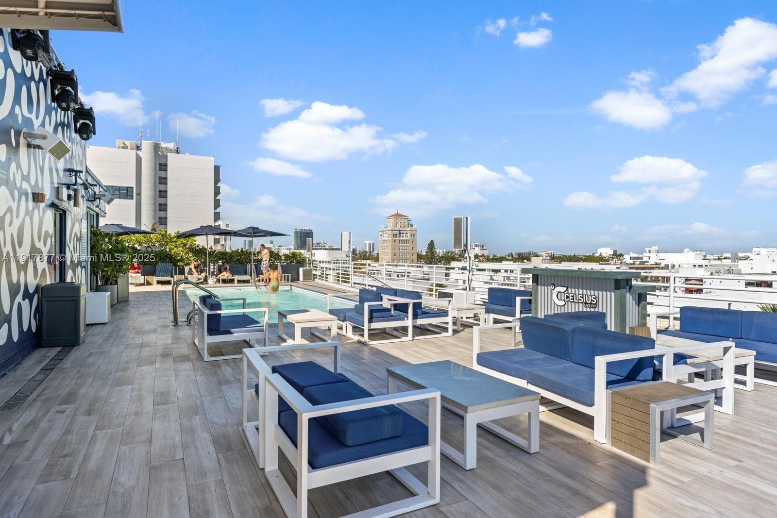 1024 Ocean Dr A502 photo 4