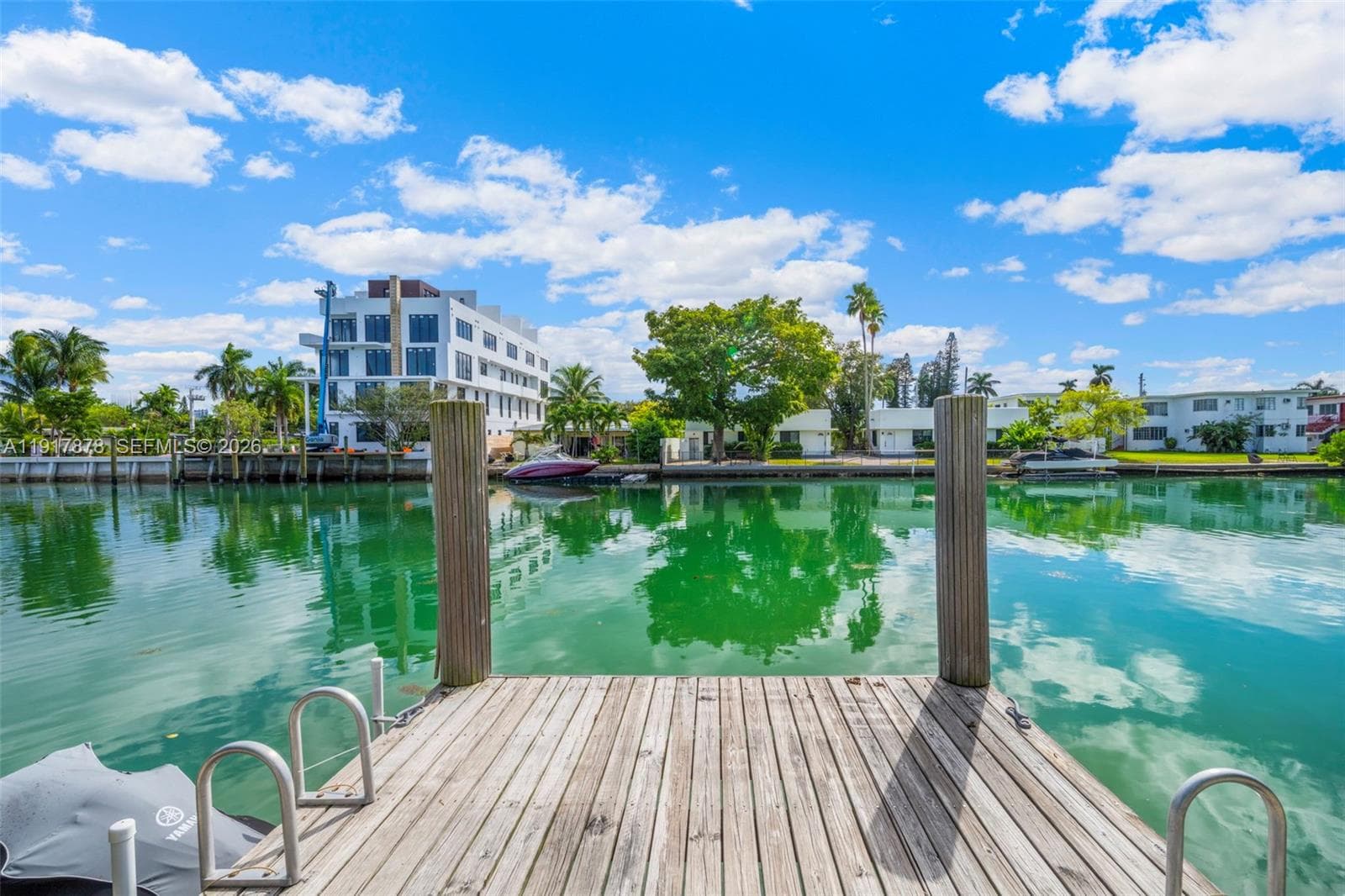 710 + 700 Shore Dr 5
