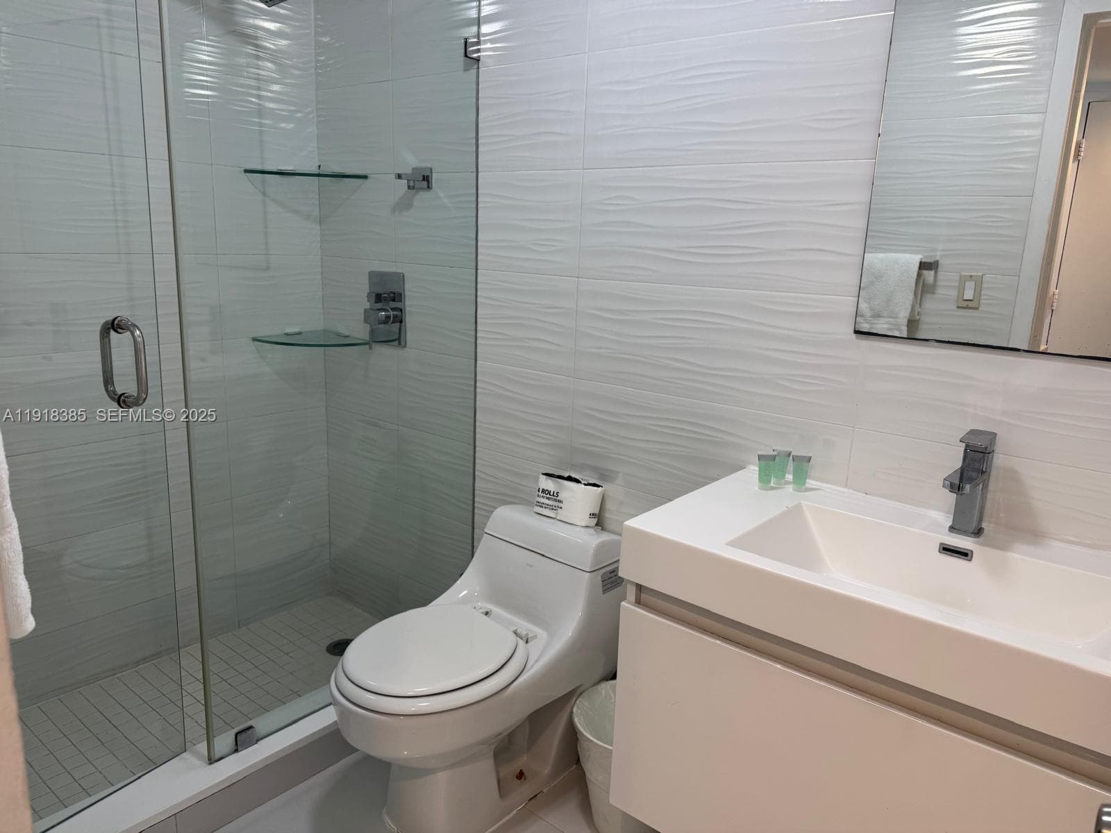 5445 Collins Ave 915 photo 6