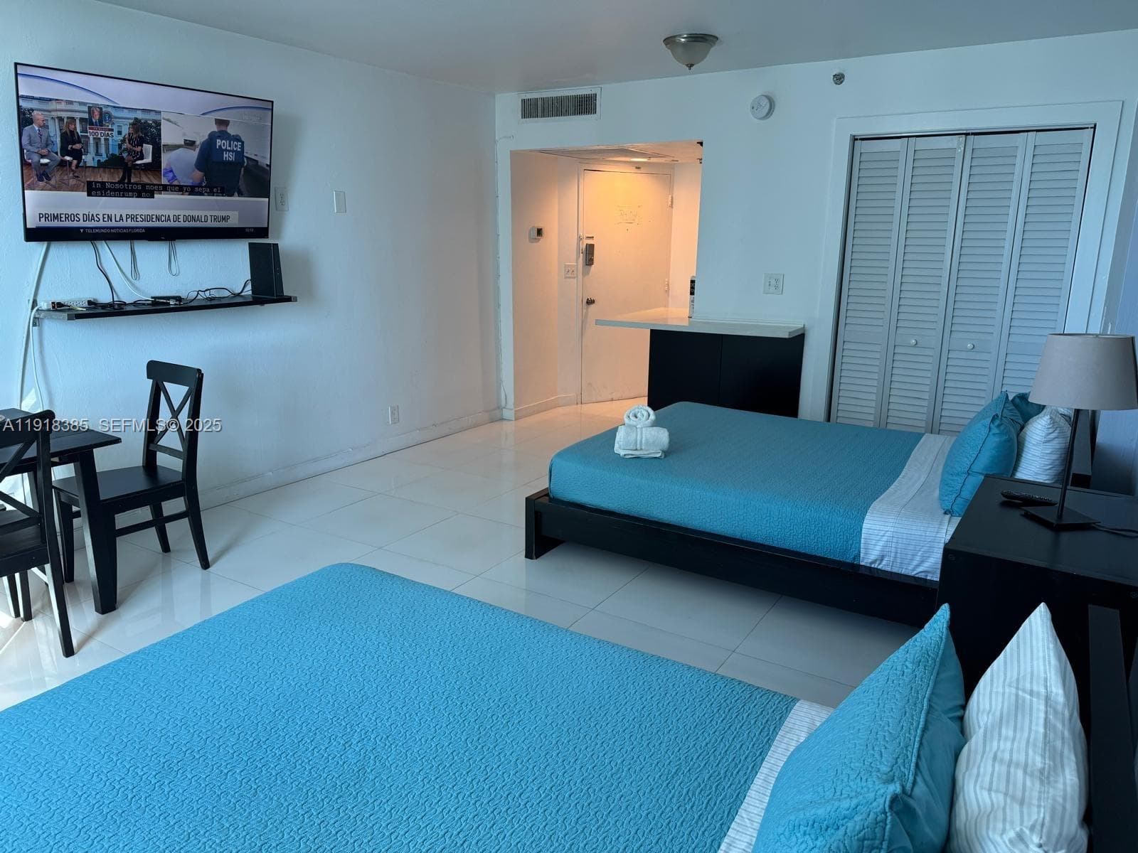 5445 Collins Ave 915 photo 4