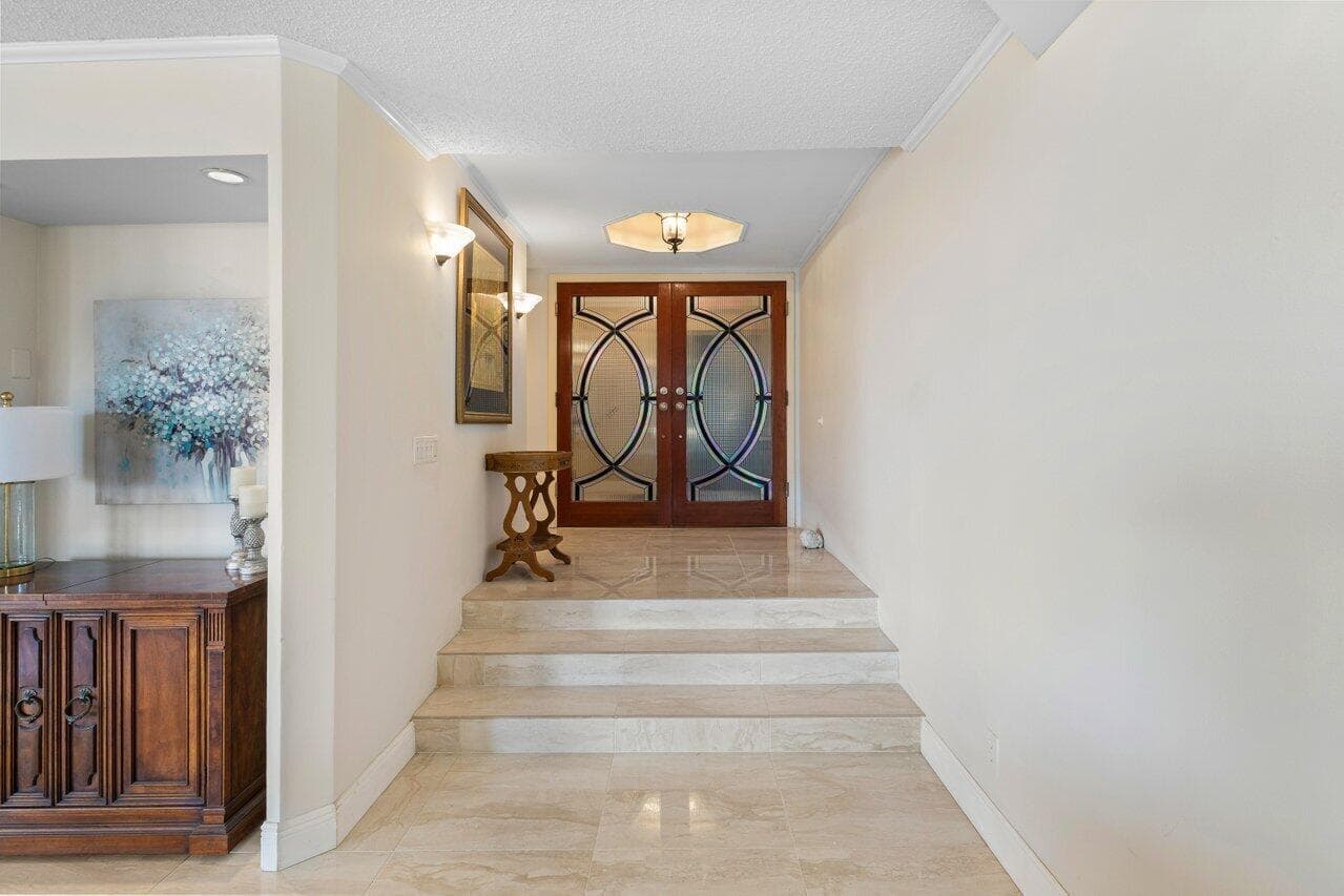 1170 Hillsboro Mile #302 5