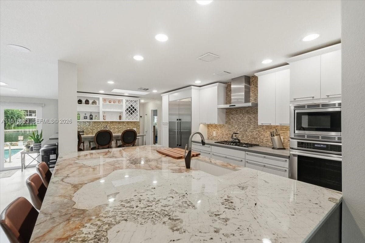 2662 3rd St photo 21