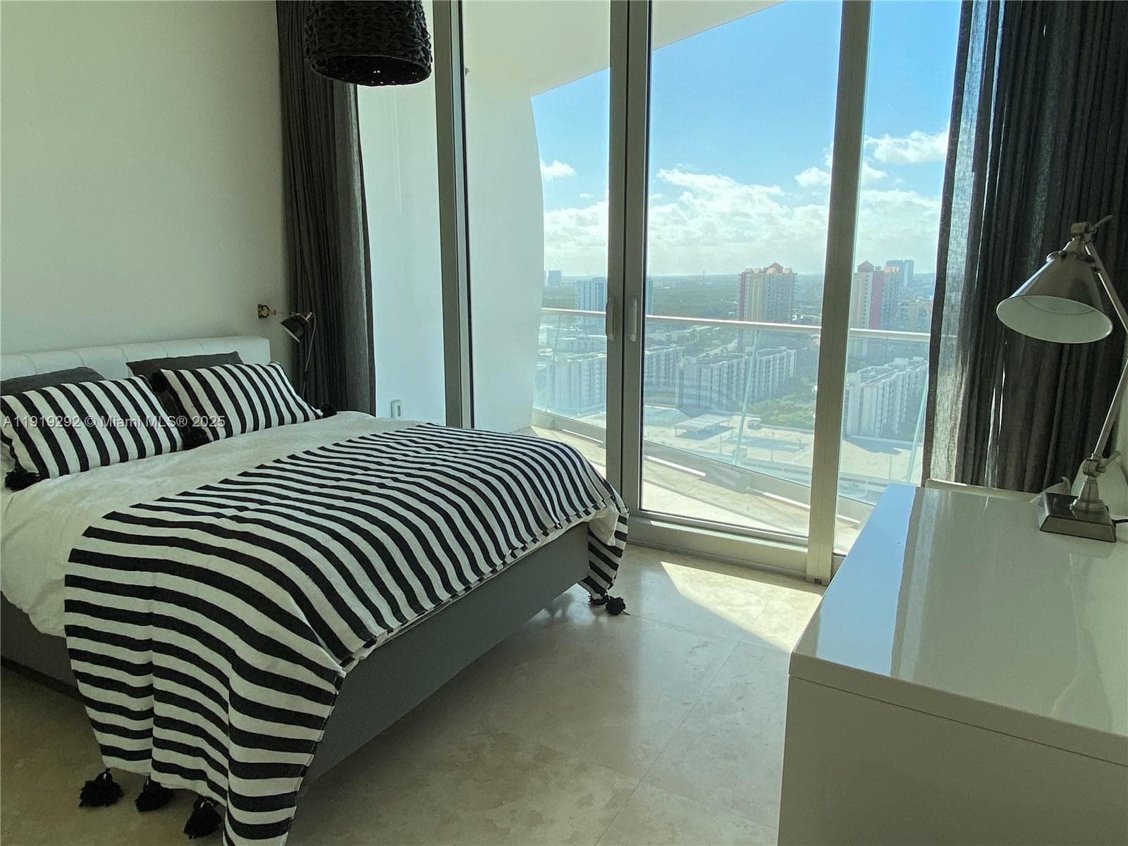 16901 Collins Ave 2203 photo 8