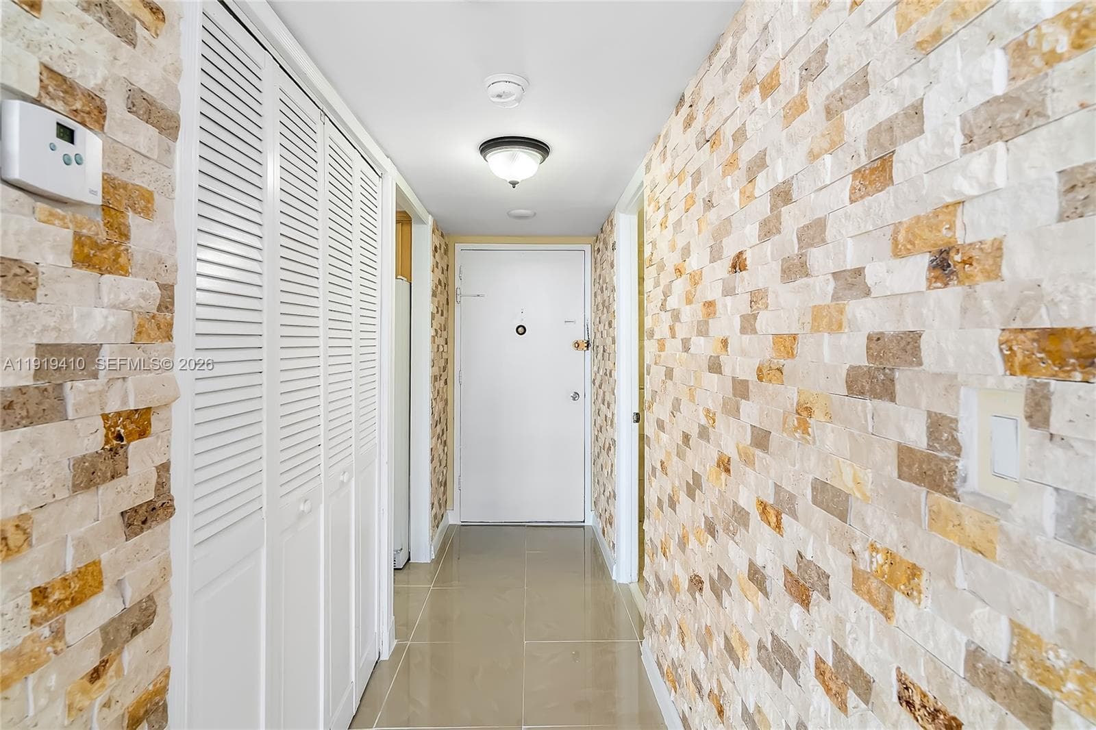 2025 NE 164th St 907 photo 16