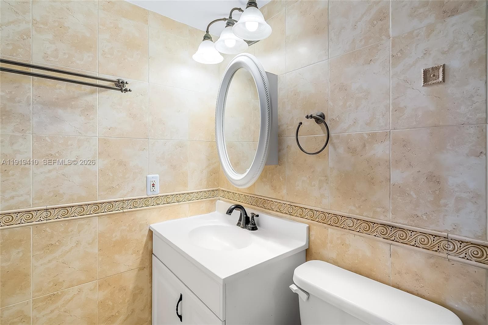 2025 NE 164th St 907 photo 24