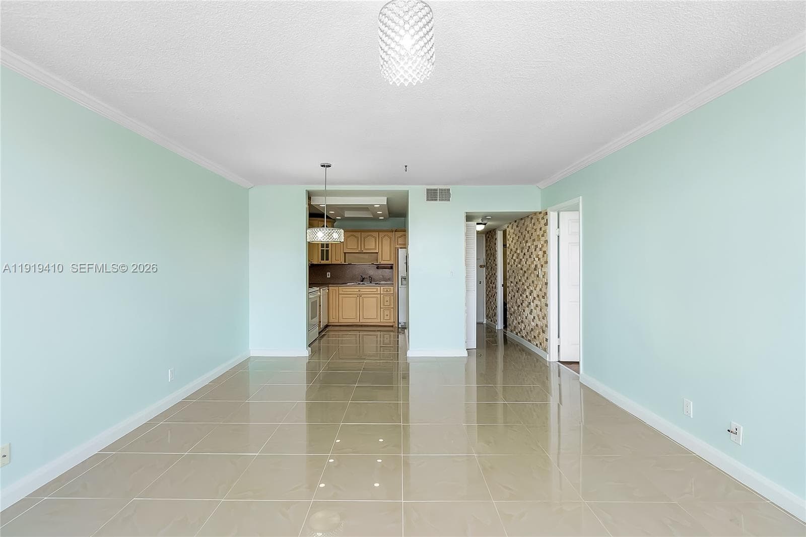 2025 NE 164th St 907 photo 11