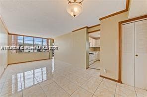 2025 164th St 904 photo 6
