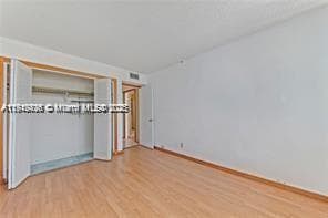 2025 164th St 904 photo 20