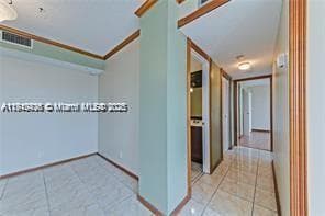2025 164th St 904 photo 14
