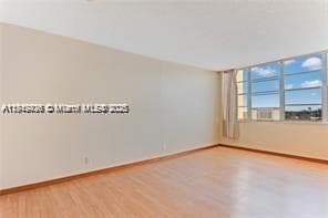 2025 164th St 904 photo 18