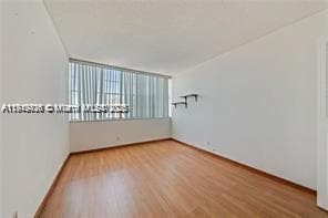 2025 164th St 904 photo 15