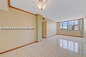2025 164th St 904 photo 4