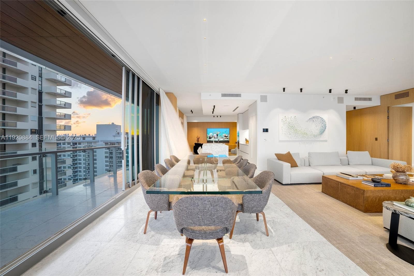 5775 Collins Ave 4
