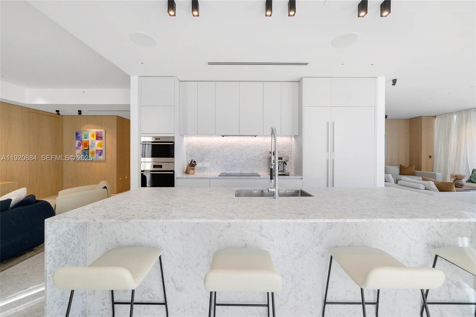 5775 Collins Ave 1501 photo 21