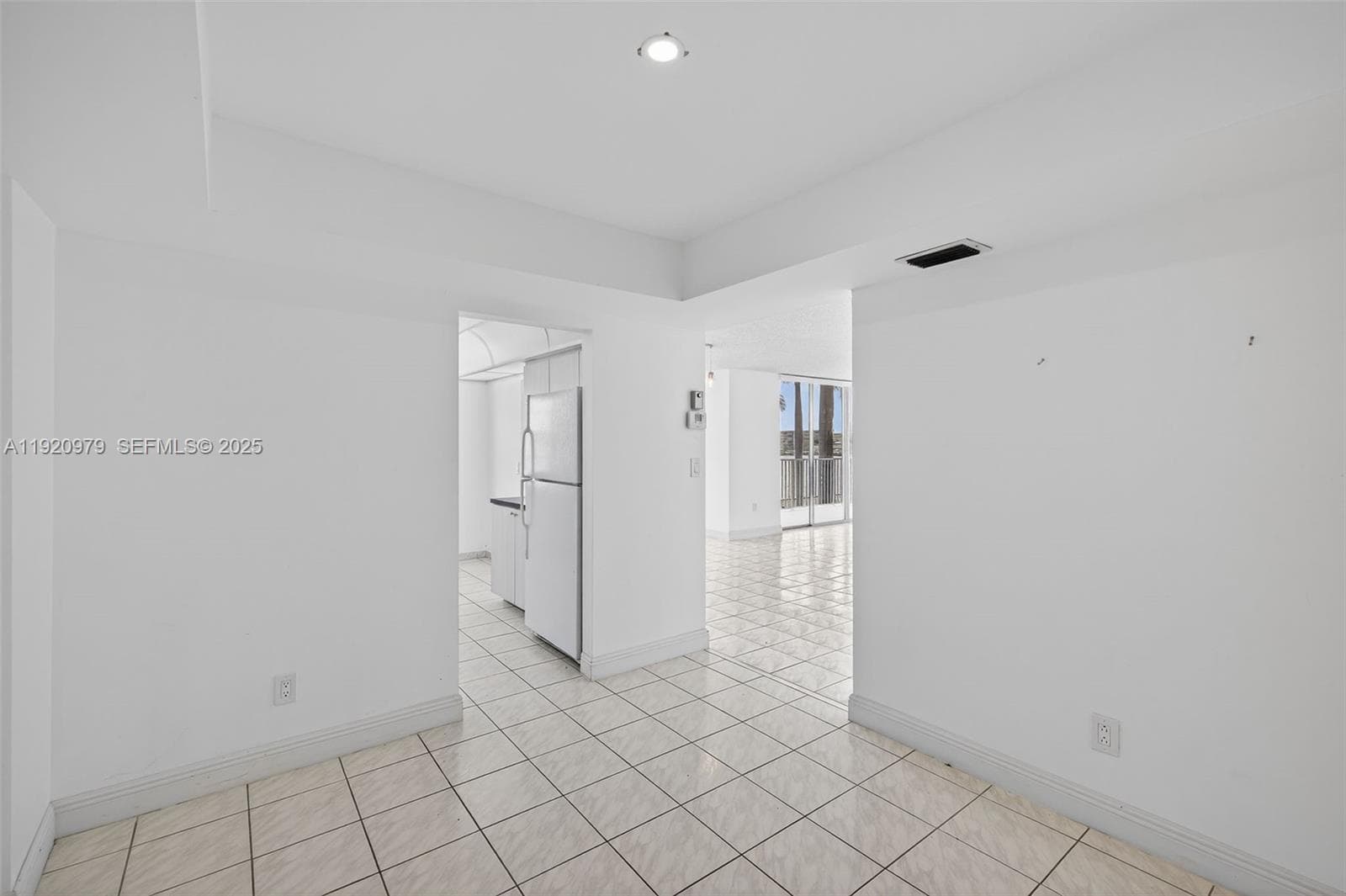 2851 NE 183rd St 216E photo 5