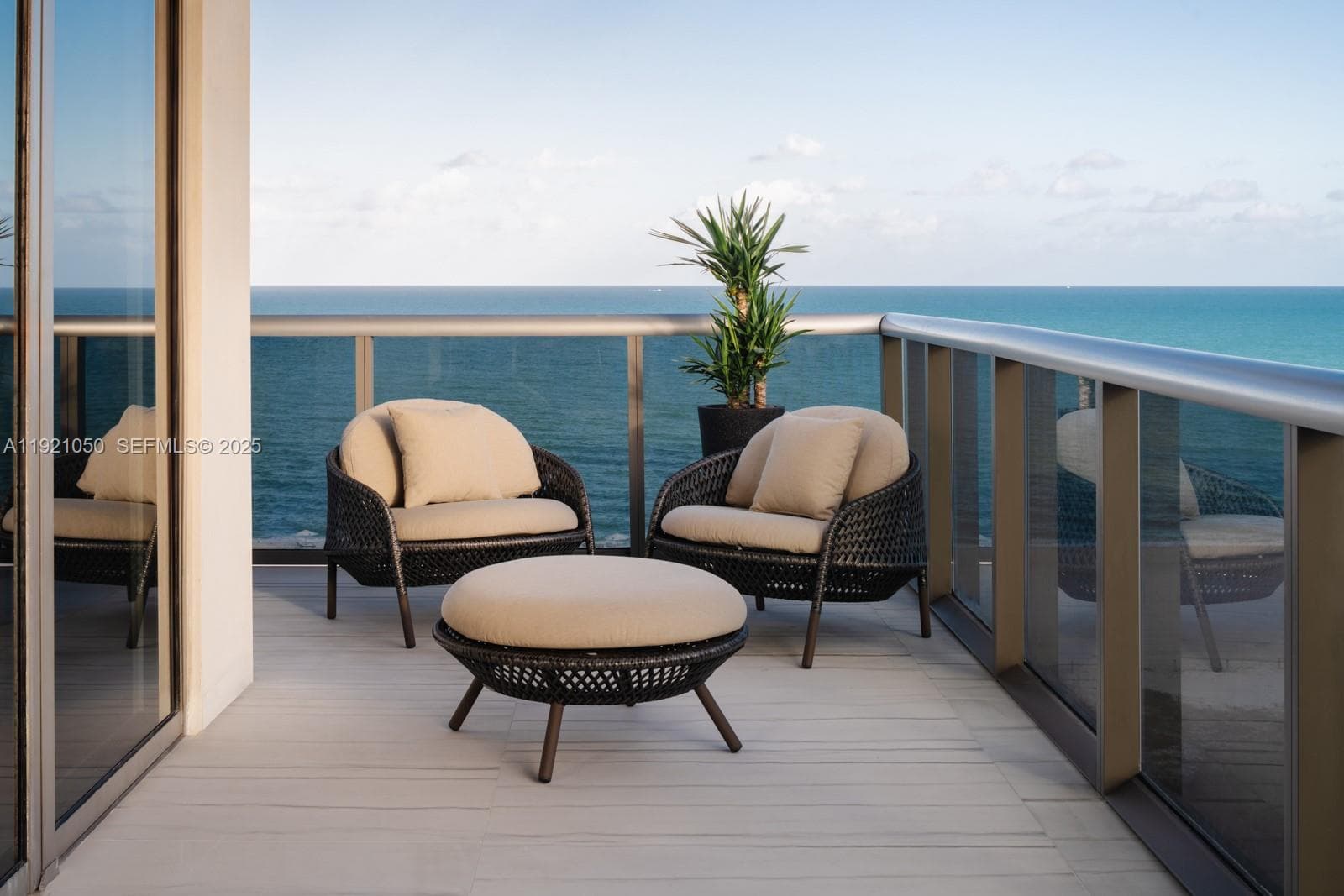 5875 Collins Ave 1