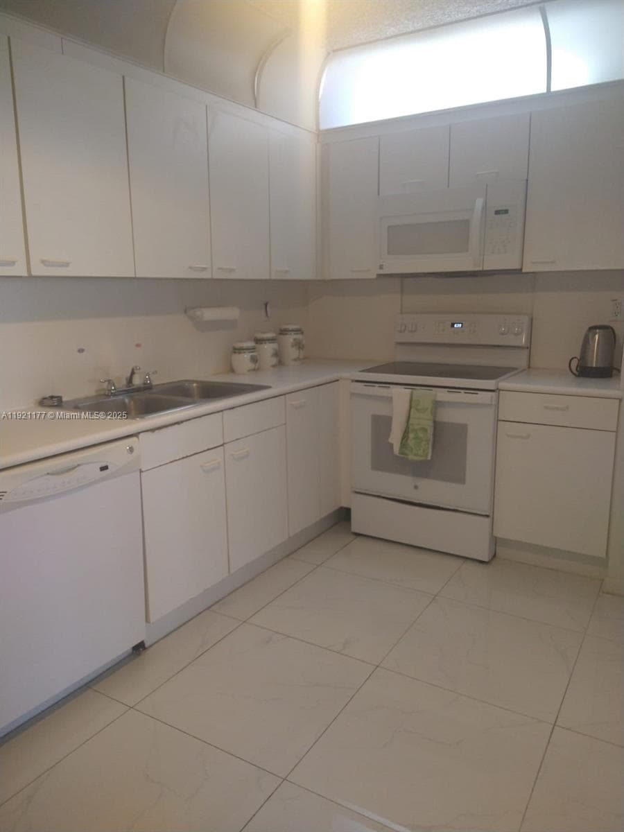 9341 SE Collins Ave 303 photo 6