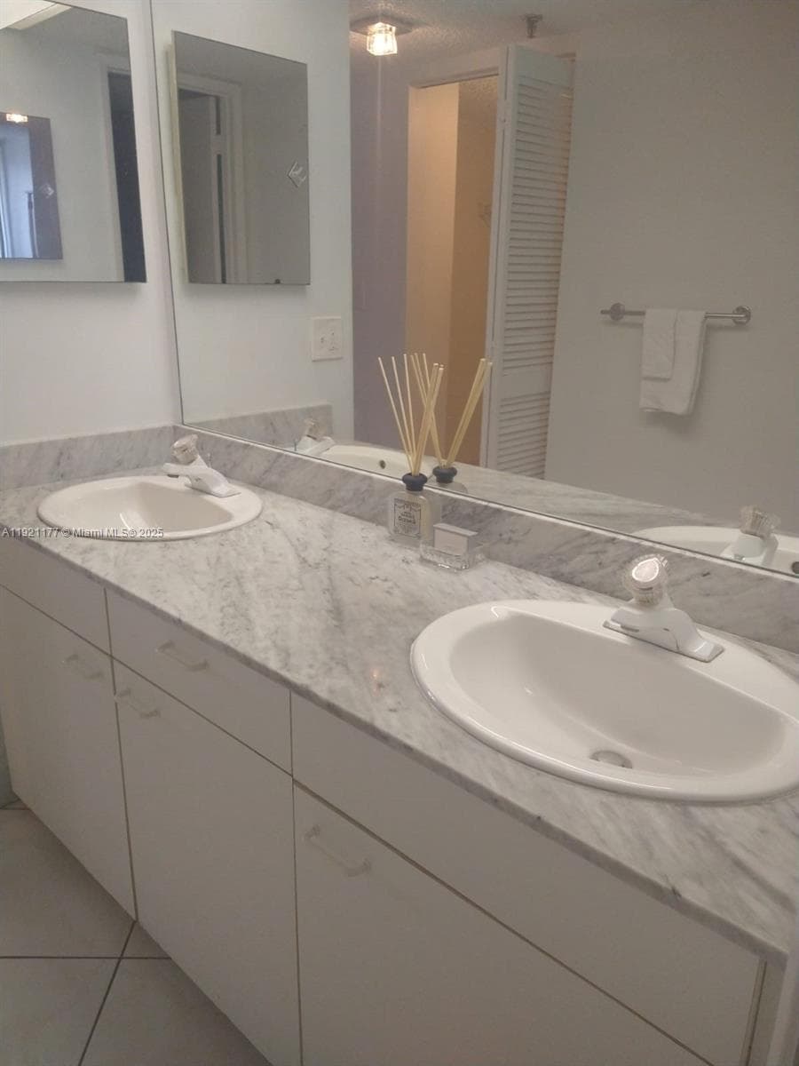 9341 SE Collins Ave 303 photo 9