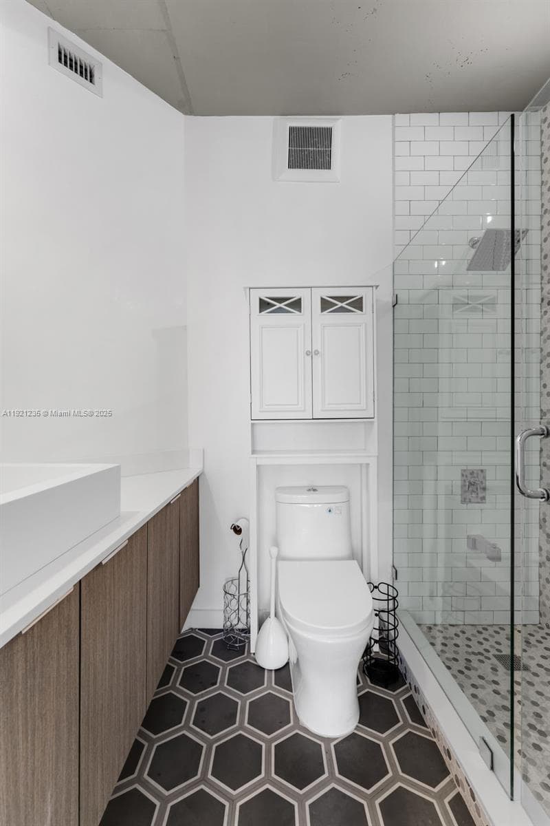 6901 Edgewater Dr 315 photo 12