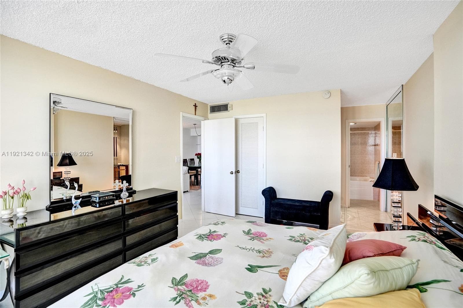 510 Ocean Blvd 5