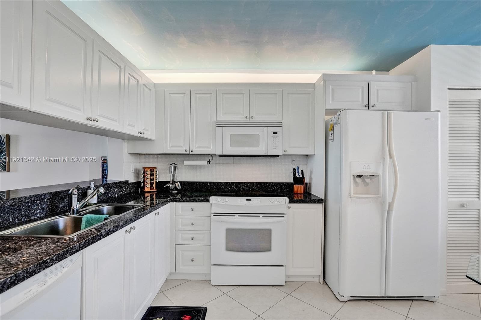 510 Ocean Blvd 308 photo 20