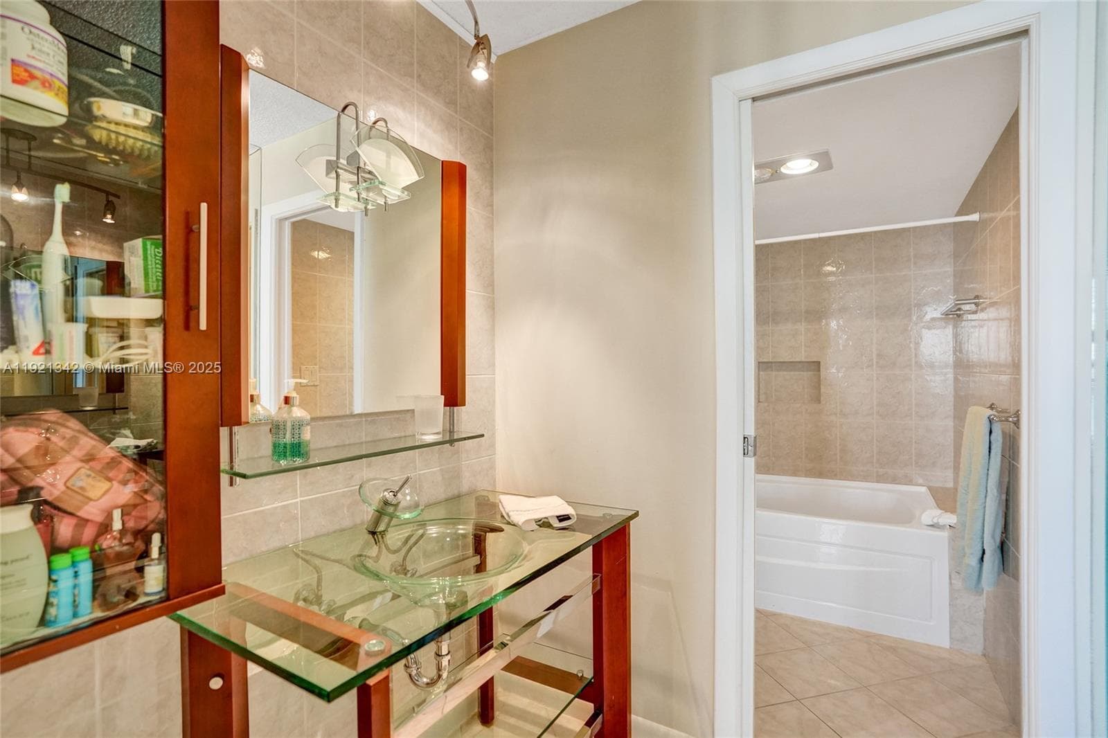 510 Ocean Blvd 308 photo 11