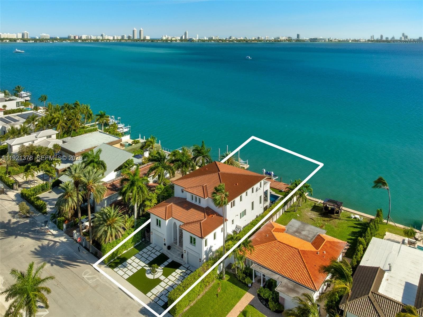 1460 Treasure Dr 2