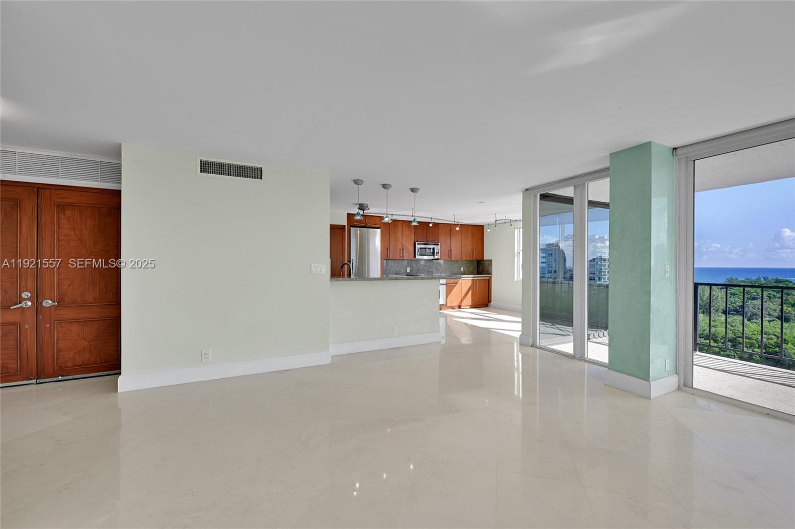 936 Intracoastal Dr 15H photo 23