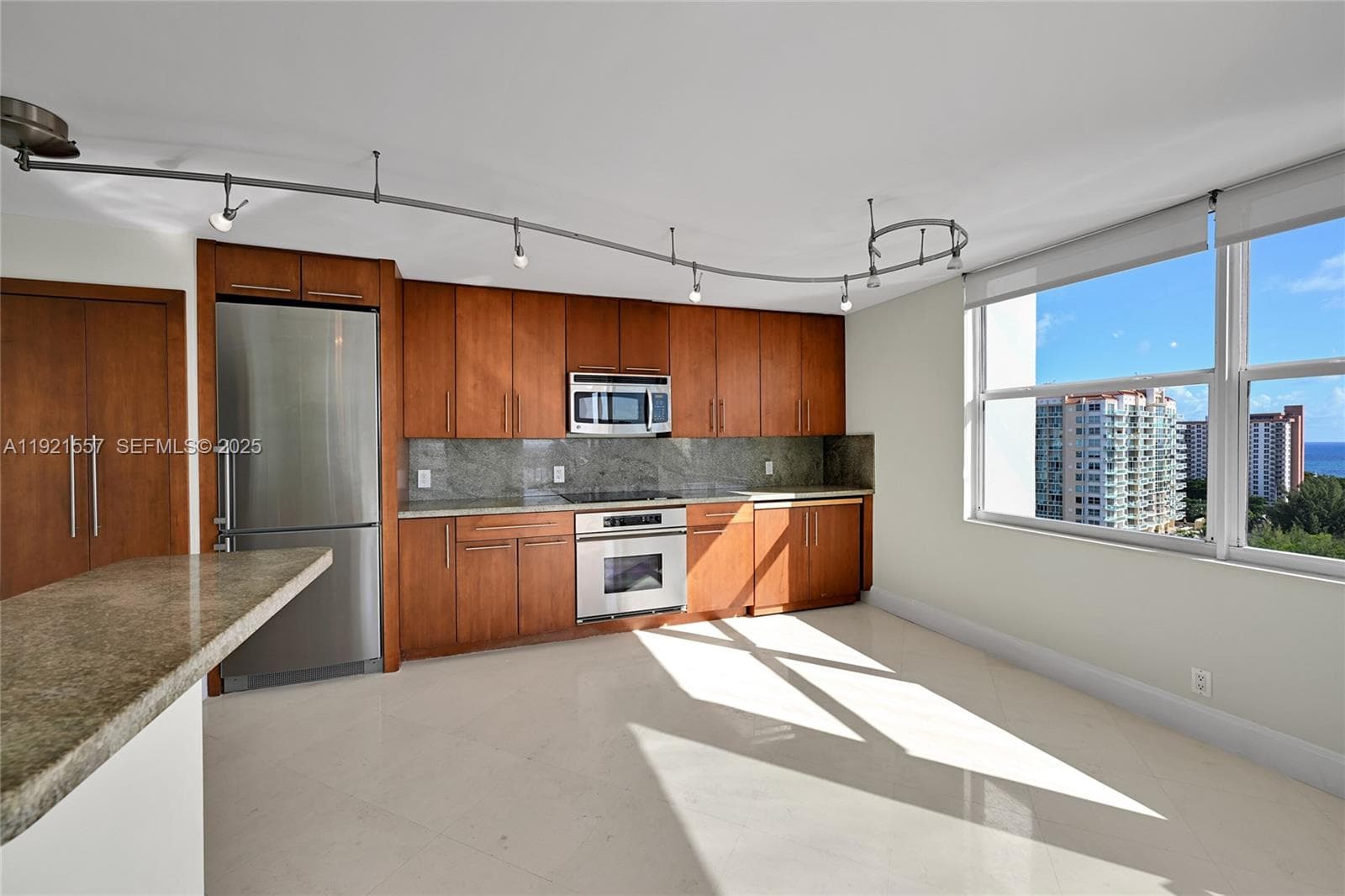 936 Intracoastal Dr 15H photo 13