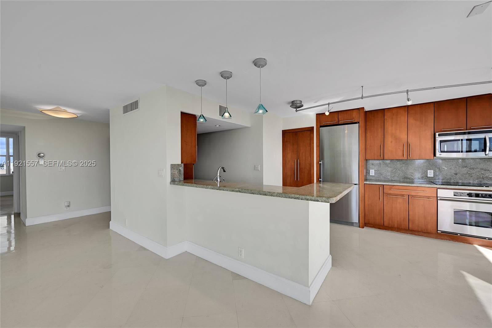 936 Intracoastal Dr 15H photo 14