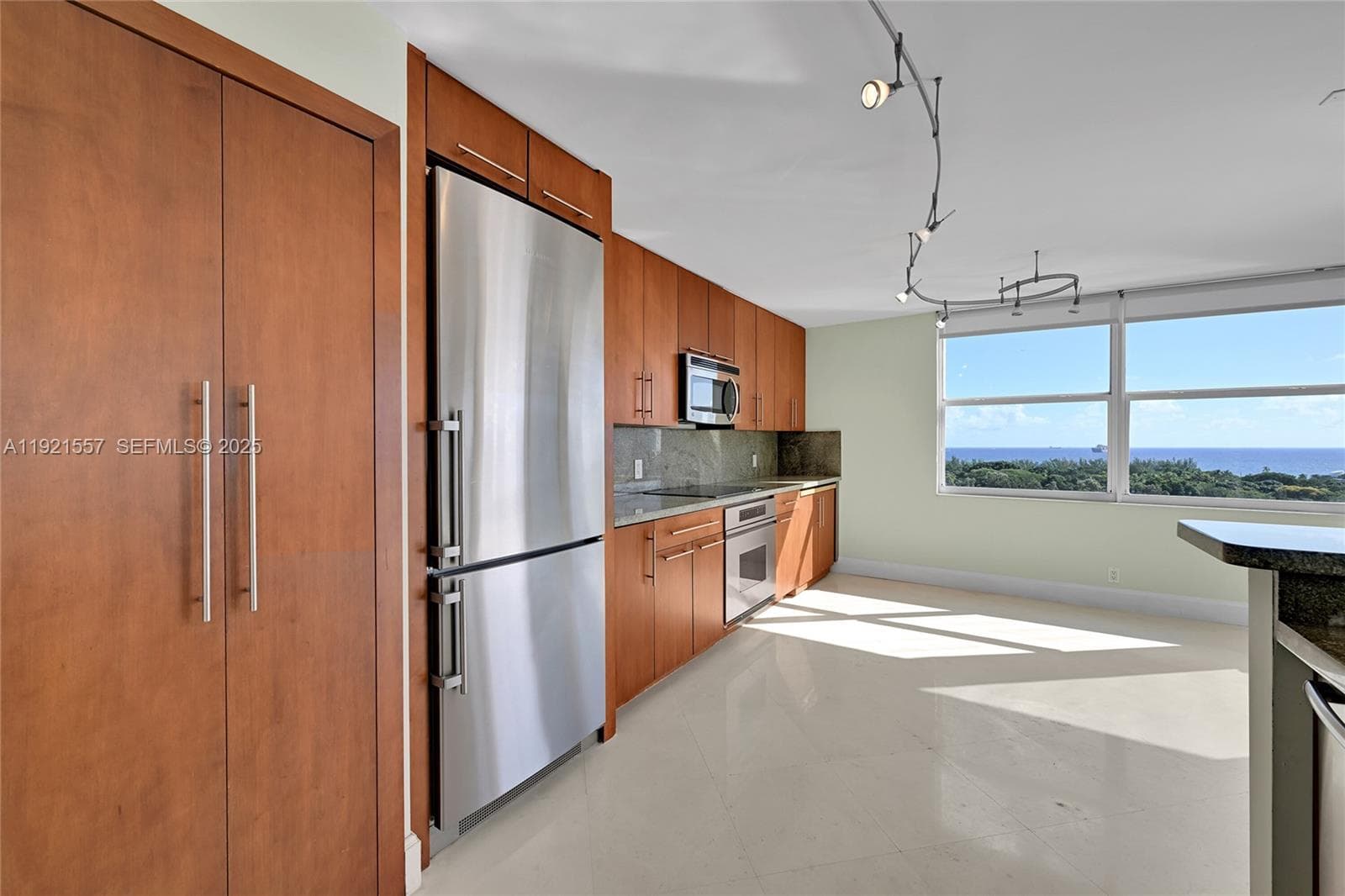 936 Intracoastal Dr 15H photo 18