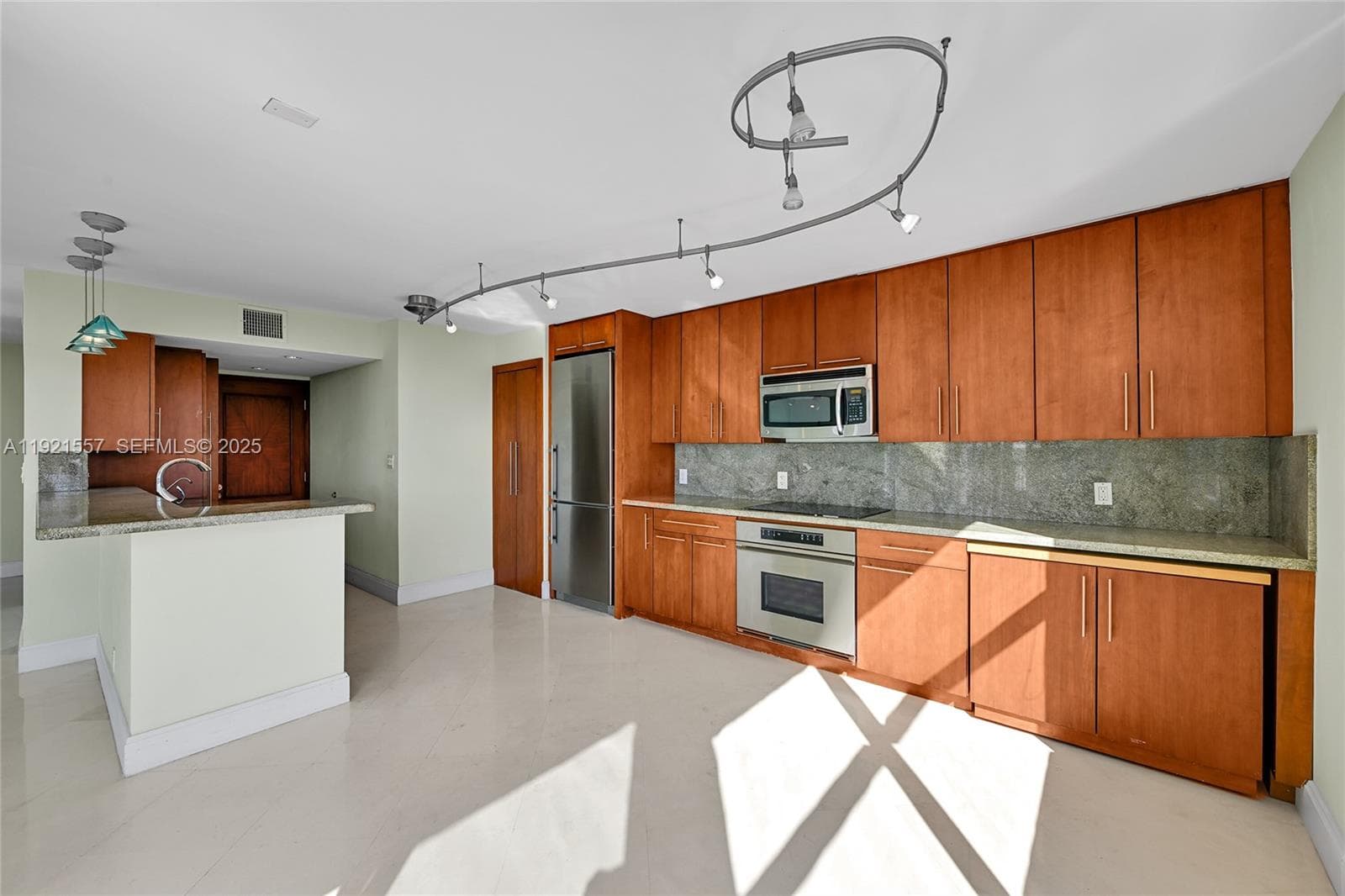 936 Intracoastal Dr 15H photo 15