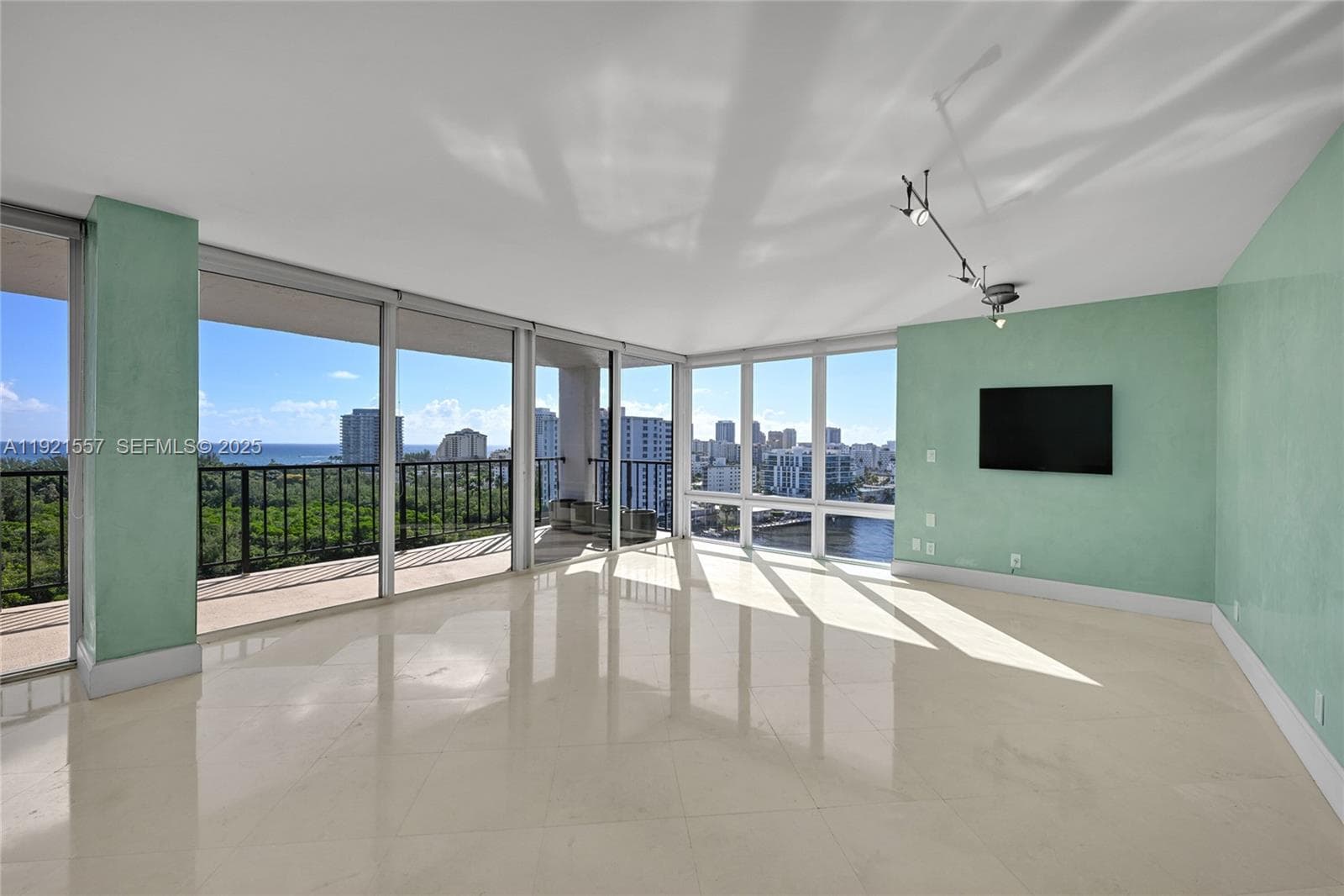 936 Intracoastal Dr 15H photo 19