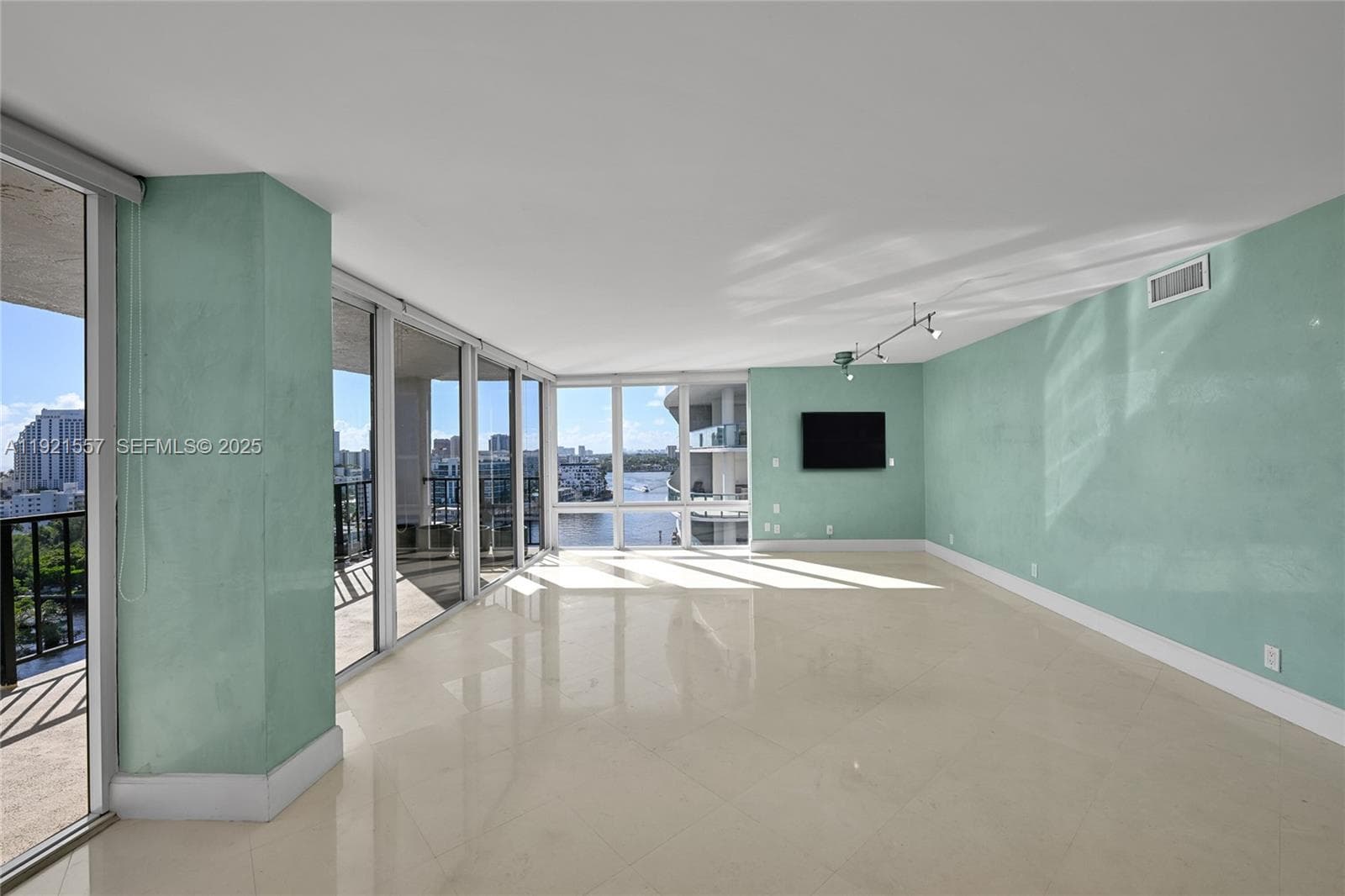 936 Intracoastal Dr 15H photo 8