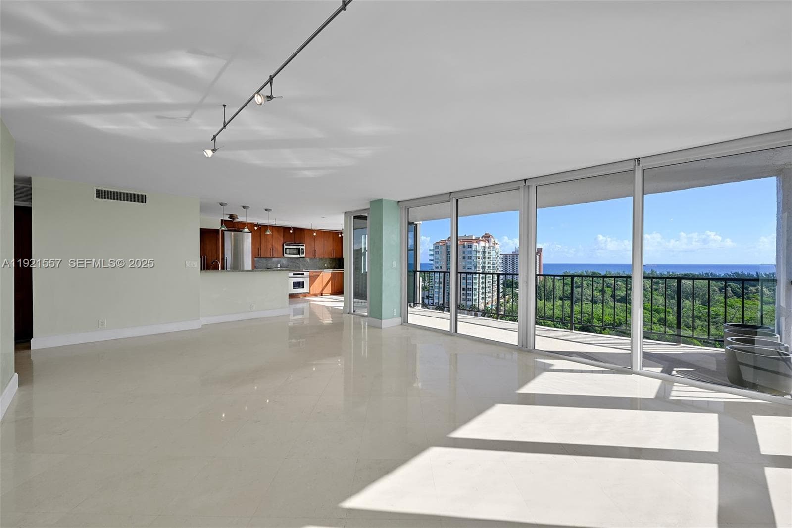 936 Intracoastal Dr 15H photo 21