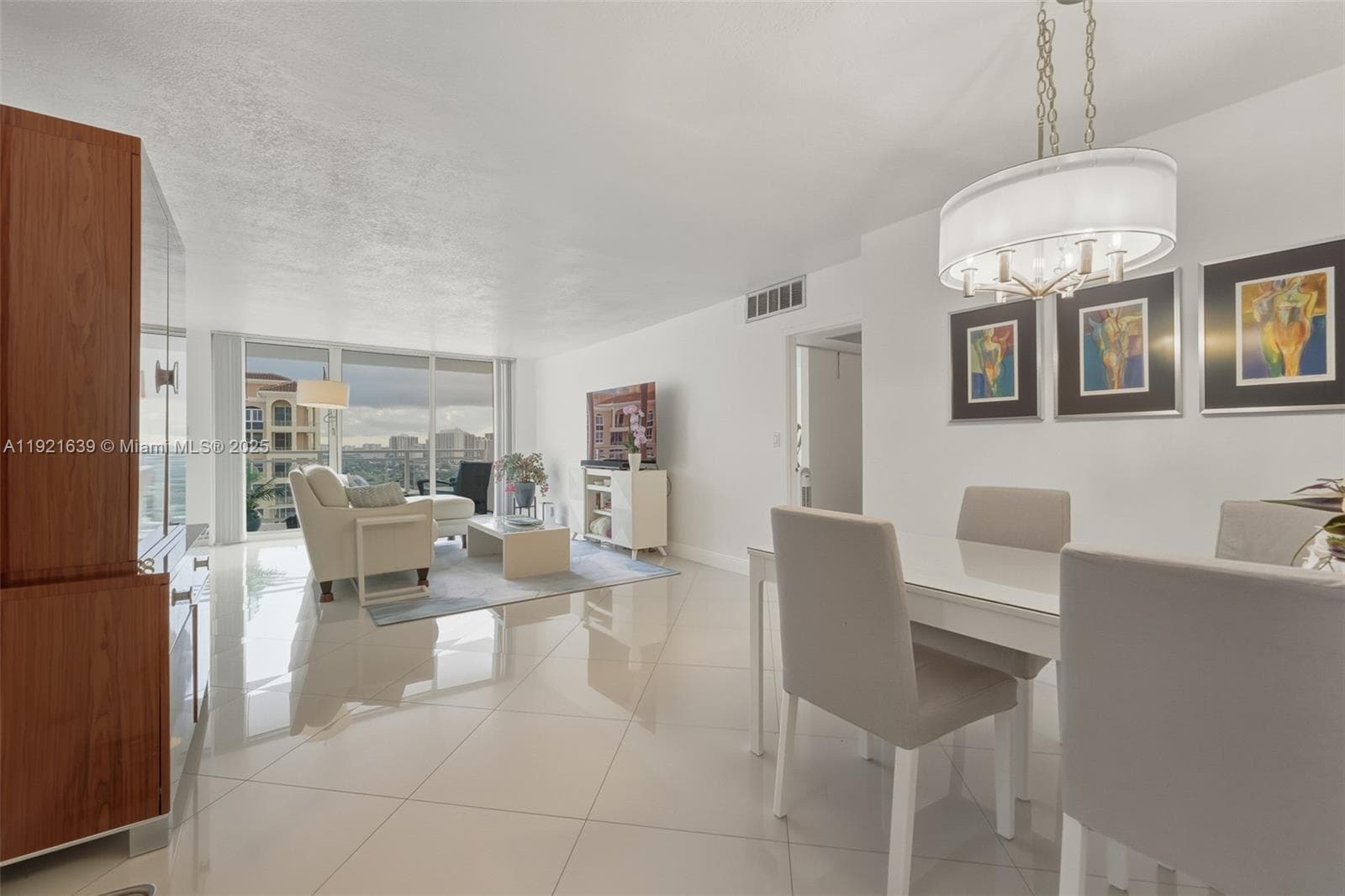 2030 Ocean Dr 2